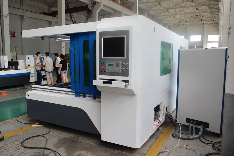 Laserski stroj za rezanje vlakna od 500 W s nehrđajućim čelikom 1500x3000mm
