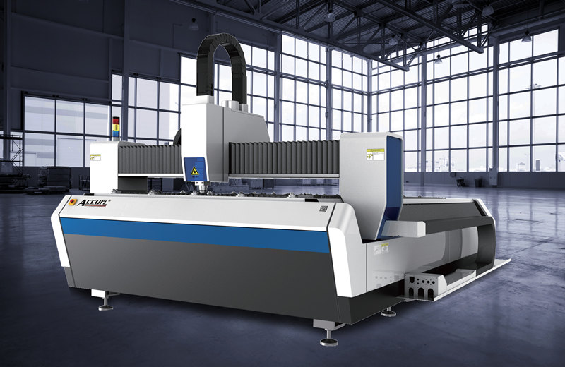 Mašina za lasersko rezanje vlakna snage 700W za prodaju Metalno rezanje čelika 1500x3000mm